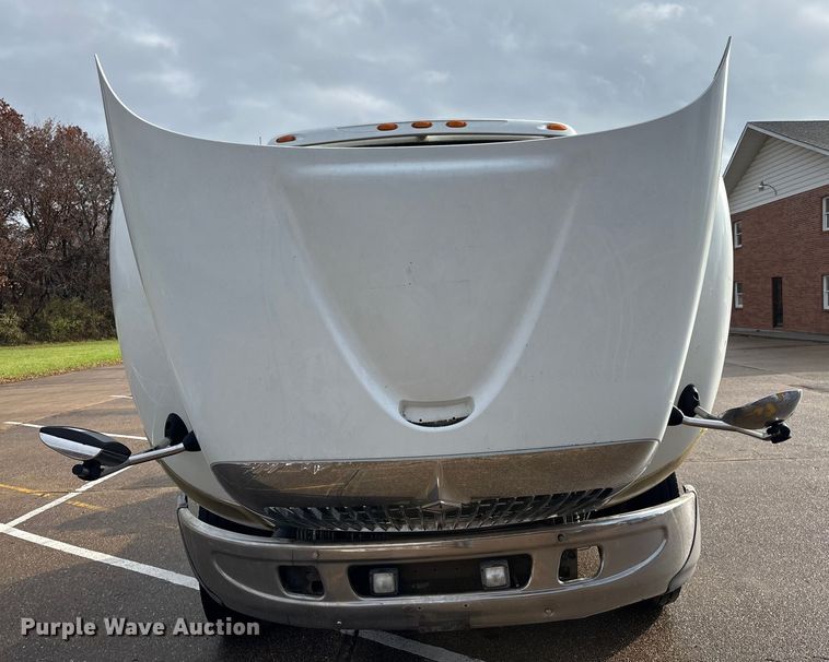 image for item ED2406 2003 International 8600 semi truck