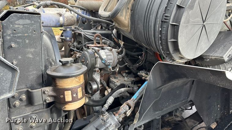 image for item ED2406 2003 International 8600 semi truck