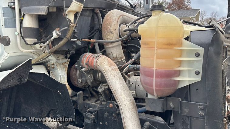 image for item ED2406 2003 International 8600 semi truck