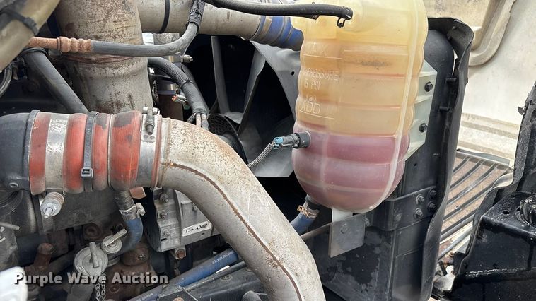 image for item ED2406 2003 International 8600 semi truck