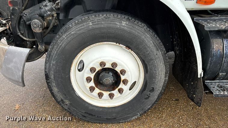 image for item ED2406 2003 International 8600 semi truck