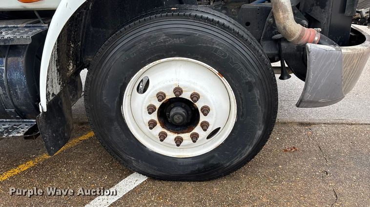 image for item ED2406 2003 International 8600 semi truck