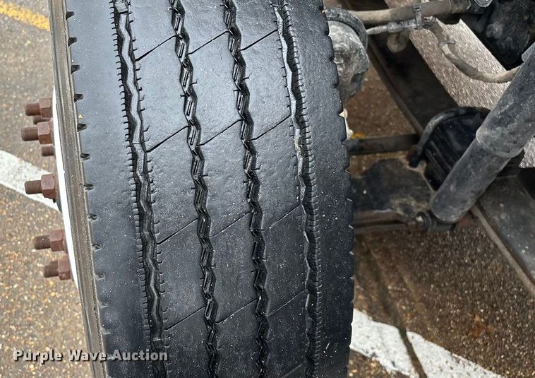 image for item ED2406 2003 International 8600 semi truck