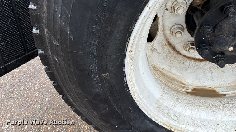 image for item ED2406 2003 International 8600 semi truck