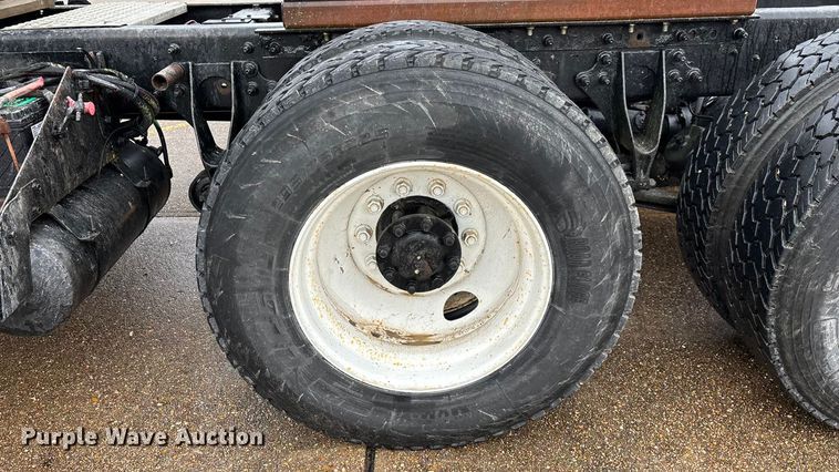 image for item ED2406 2003 International 8600 semi truck