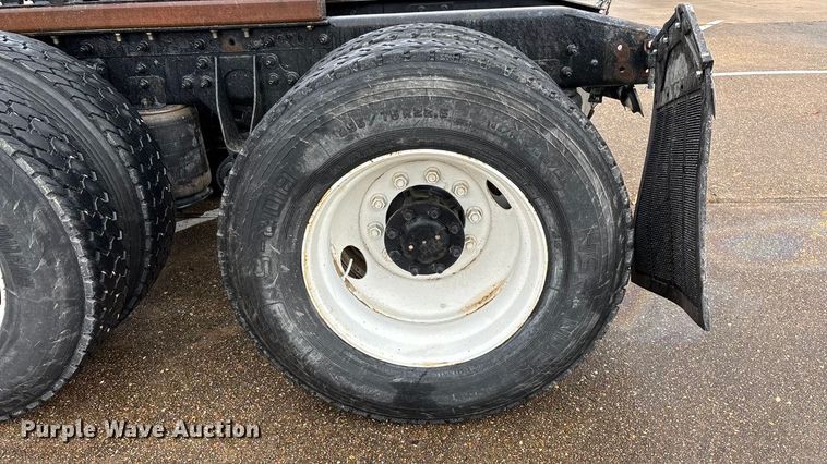 image for item ED2406 2003 International 8600 semi truck