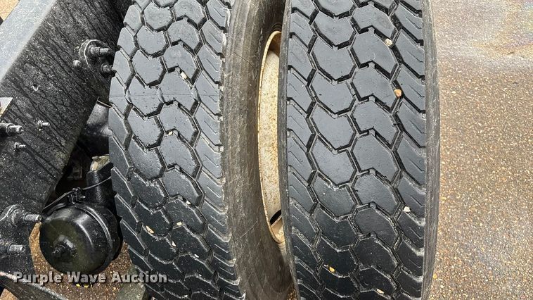 image for item ED2406 2003 International 8600 semi truck