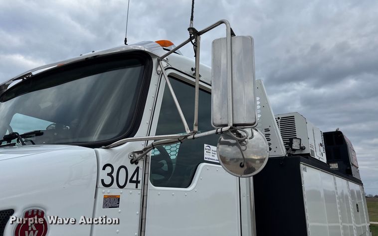 image for item ED2415 2020 Kenworth T370 utility / service truck