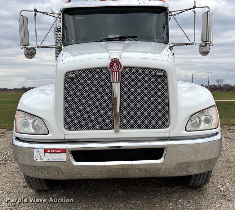 image for item ED2415 2020 Kenworth T370 utility / service truck