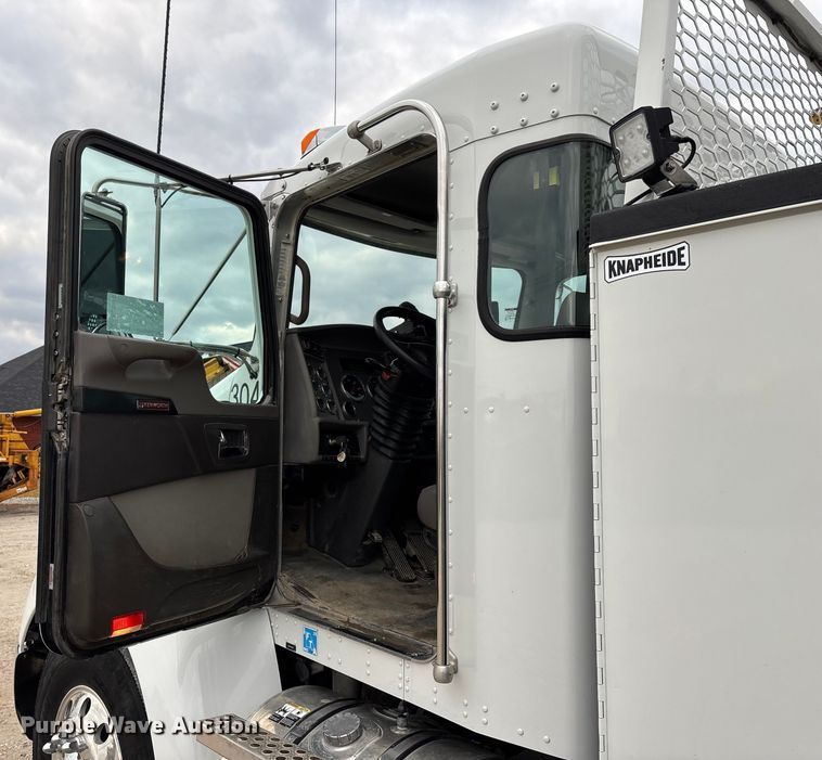 image for item ED2415 2020 Kenworth T370 utility / service truck