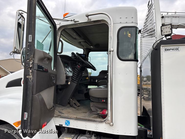 image for item ED2415 2020 Kenworth T370 utility / service truck