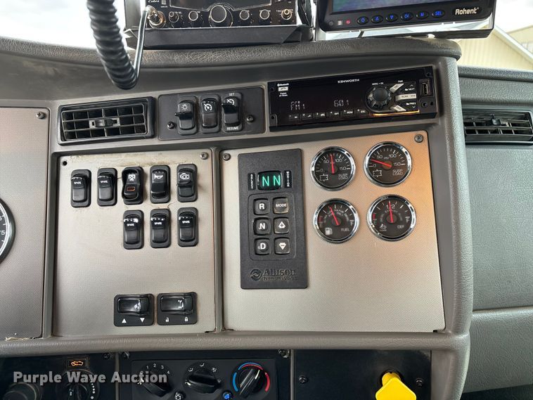 image for item ED2415 2020 Kenworth T370 utility / service truck