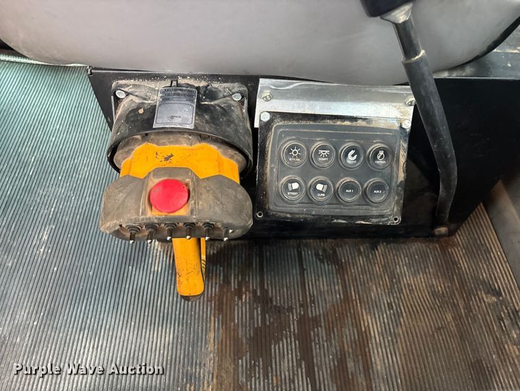 image for item ED2415 2020 Kenworth T370 utility / service truck