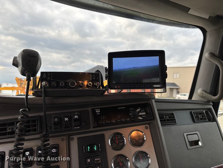 image for item ED2415 2020 Kenworth T370 utility / service truck