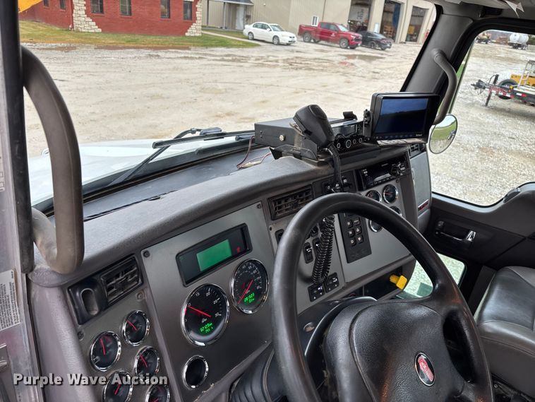 image for item ED2415 2020 Kenworth T370 utility / service truck