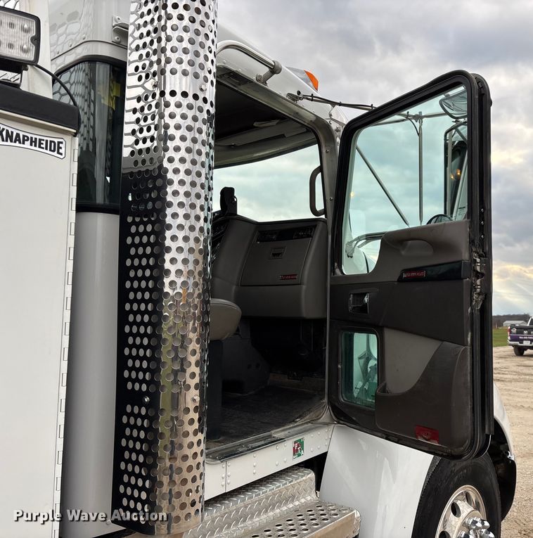 image for item ED2415 2020 Kenworth T370 utility / service truck