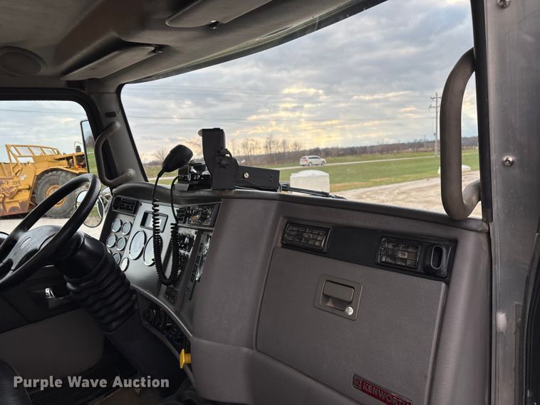 image for item ED2415 2020 Kenworth T370 utility / service truck