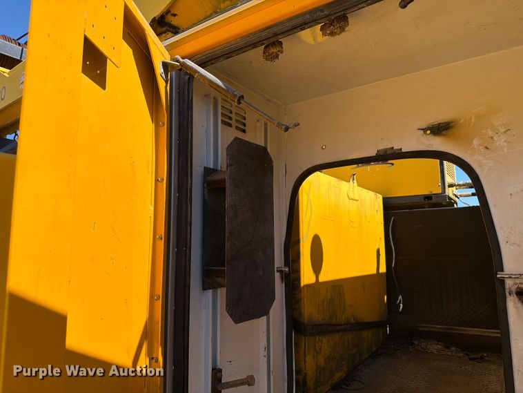 image for item ED4992 2013 RAM 5500 utility / service truck