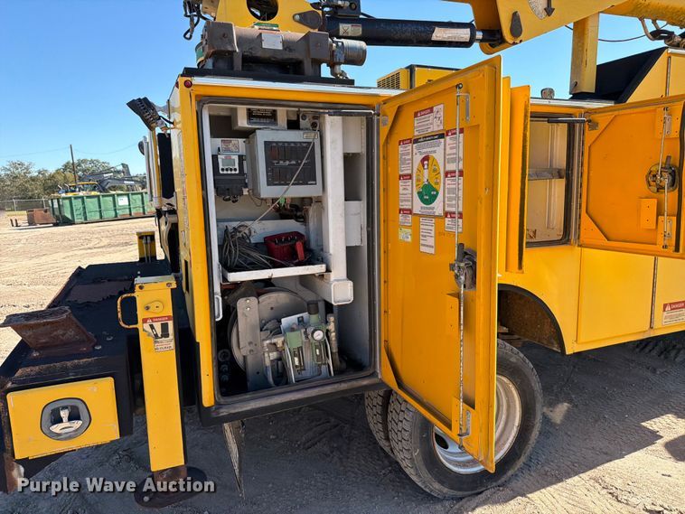 image for item ED4992 2013 RAM 5500 utility / service truck