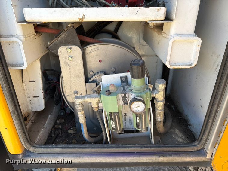 image for item ED4992 2013 RAM 5500 utility / service truck