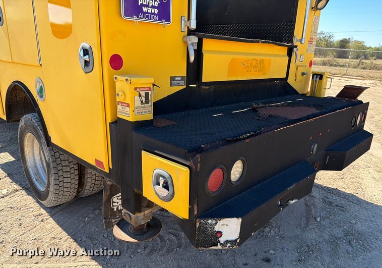 image for item ED4992 2013 RAM 5500 utility / service truck