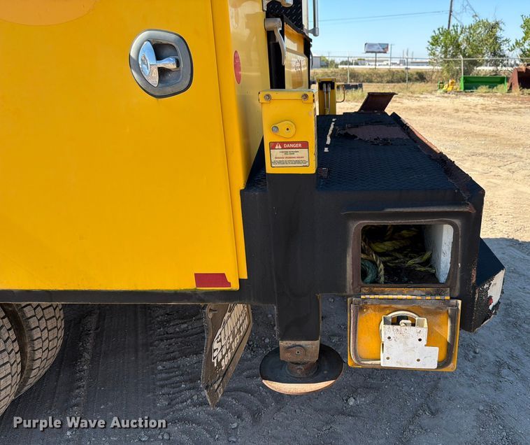 image for item ED4992 2013 RAM 5500 utility / service truck