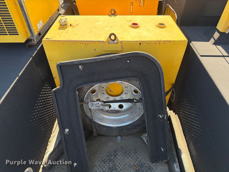 image for item ED4992 2013 RAM 5500 utility / service truck