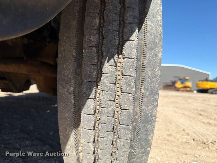 image for item ED4992 2013 RAM 5500 utility / service truck