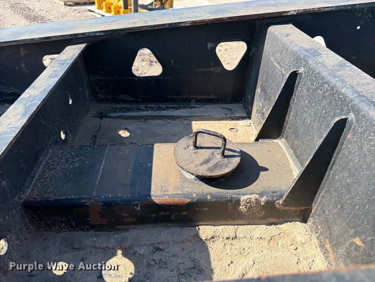 image for item ED4993 2013 Trail King TK110HDG lowboy equipment trailer