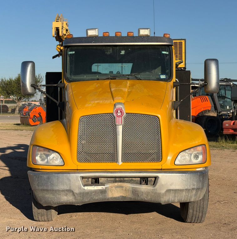 image for item ED4995 2012 Kenworth T370 utility / service truck