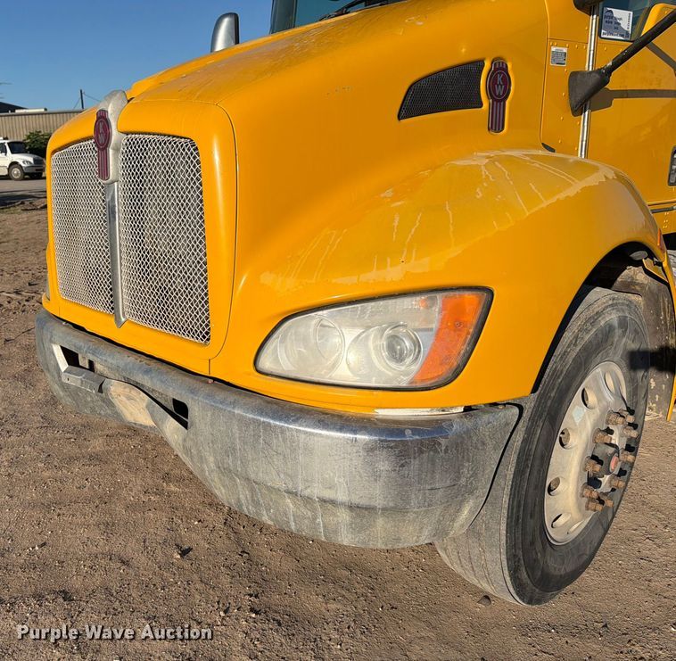 image for item ED4995 2012 Kenworth T370 utility / service truck