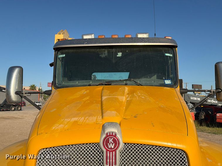 image for item ED4995 2012 Kenworth T370 utility / service truck