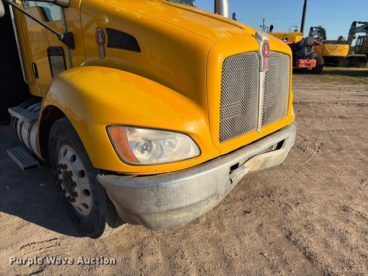 image for item ED4995 2012 Kenworth T370 utility / service truck