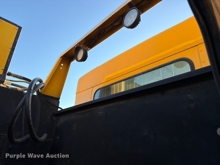 image for item ED4995 2012 Kenworth T370 utility / service truck