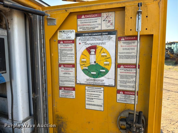 image for item ED4995 2012 Kenworth T370 utility / service truck