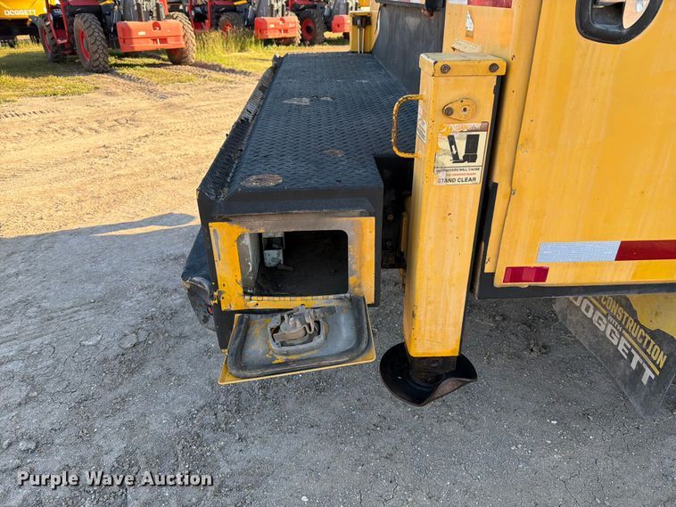 image for item ED4995 2012 Kenworth T370 utility / service truck