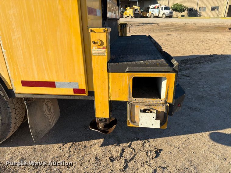 image for item ED4995 2012 Kenworth T370 utility / service truck