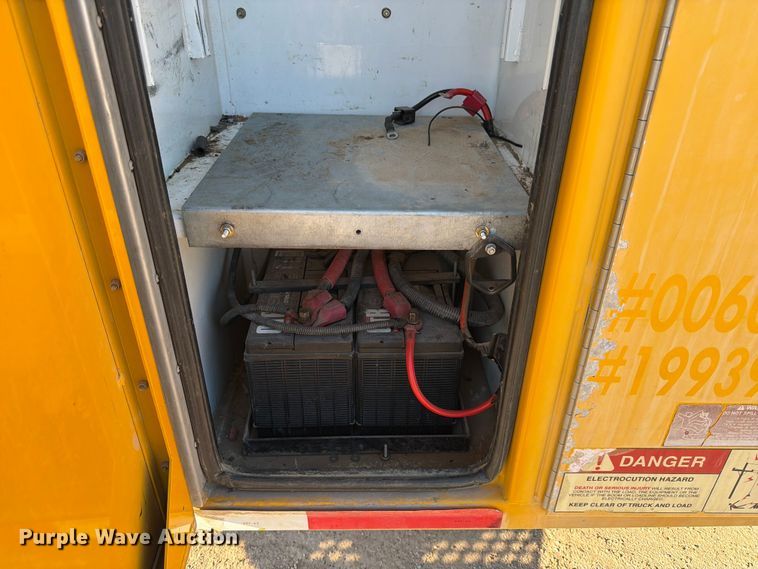 image for item ED4995 2012 Kenworth T370 utility / service truck