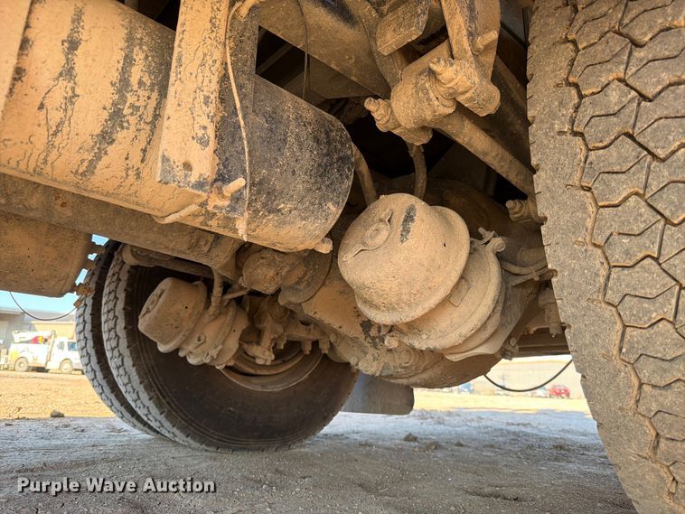 image for item ED4995 2012 Kenworth T370 utility / service truck