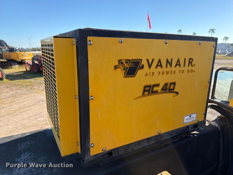 image for item ED4995 2012 Kenworth T370 utility / service truck