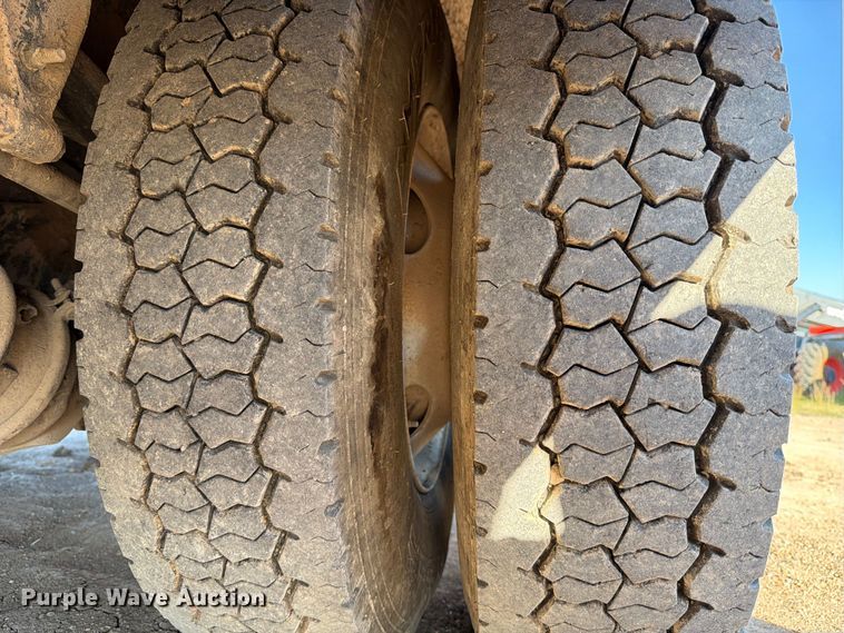 image for item ED4995 2012 Kenworth T370 utility / service truck