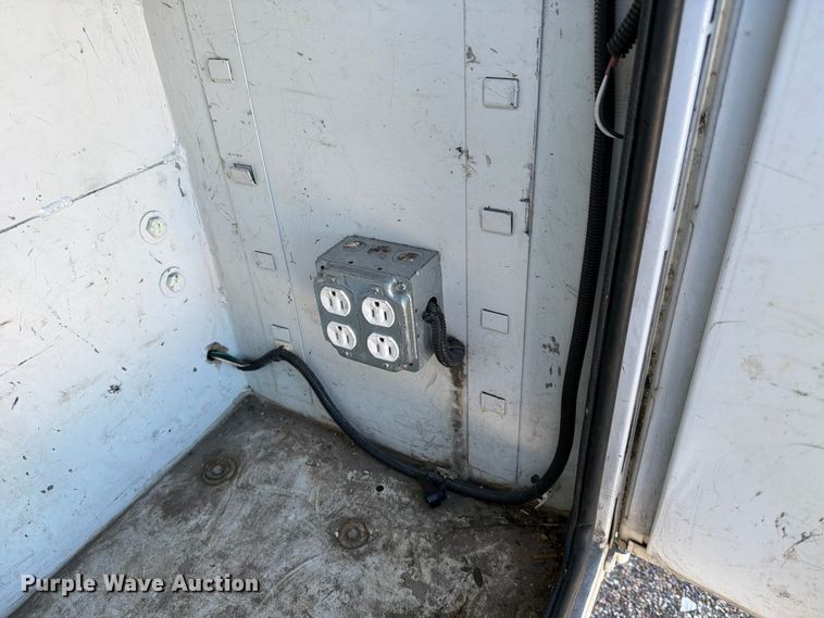 image for item ED5003 2016 Ford F550 bucket truck