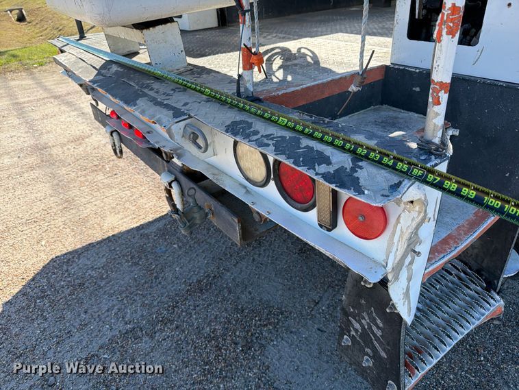 image for item ED5003 2016 Ford F550 bucket truck