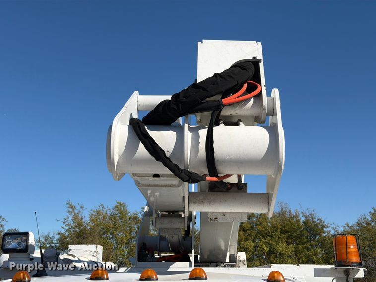 image for item ED5003 2016 Ford F550 bucket truck