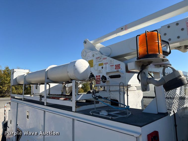 image for item ED5003 2016 Ford F550 bucket truck