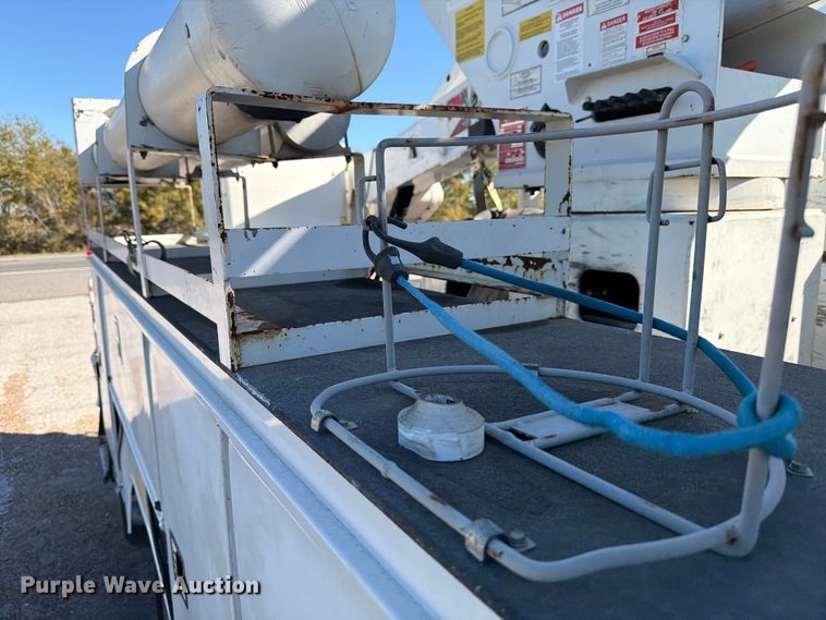 image for item ED5003 2016 Ford F550 bucket truck