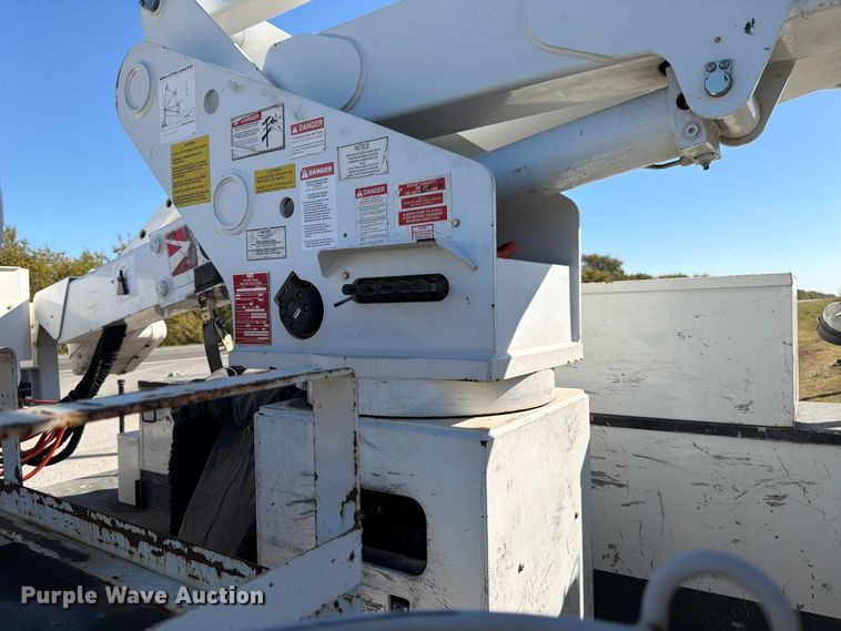 image for item ED5003 2016 Ford F550 bucket truck