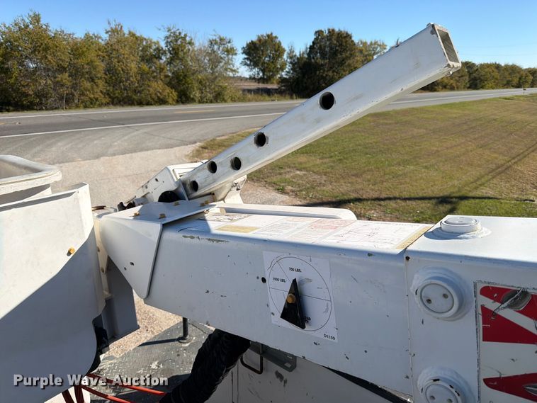 image for item ED5003 2016 Ford F550 bucket truck