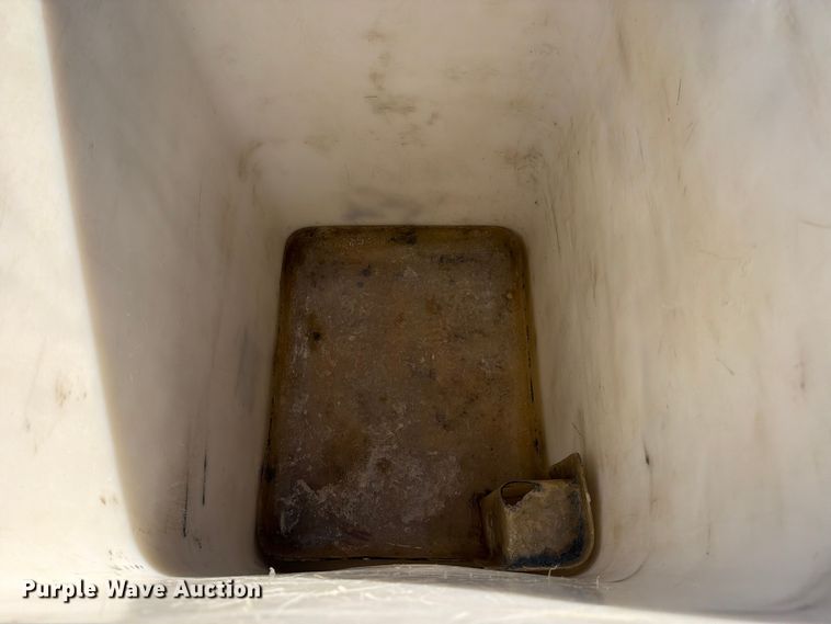 image for item ED5003 2016 Ford F550 bucket truck