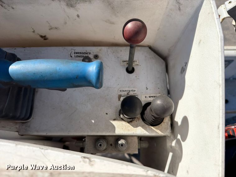 image for item ED5003 2016 Ford F550 bucket truck